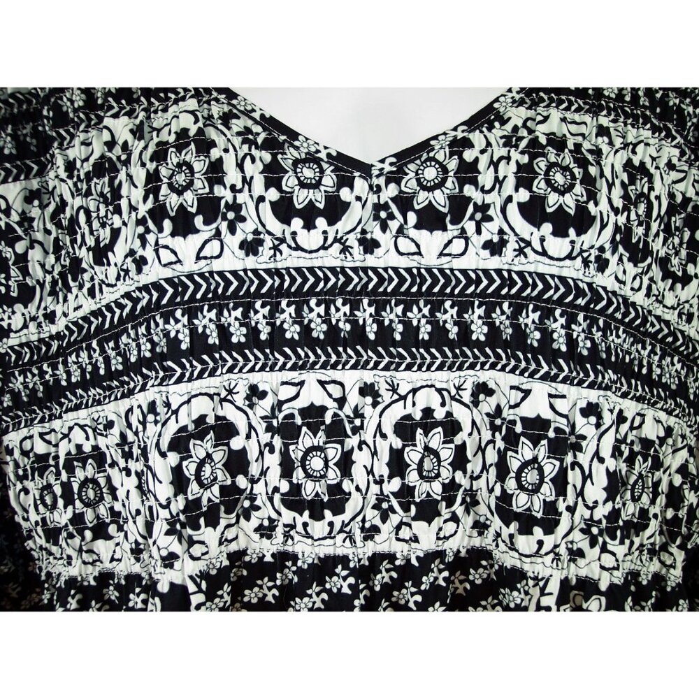 Black & White 6X Tunic Top Empire Waist 3/4 sleeve V-Neck Measures To Be 3X/4X - Picture 7 of 13